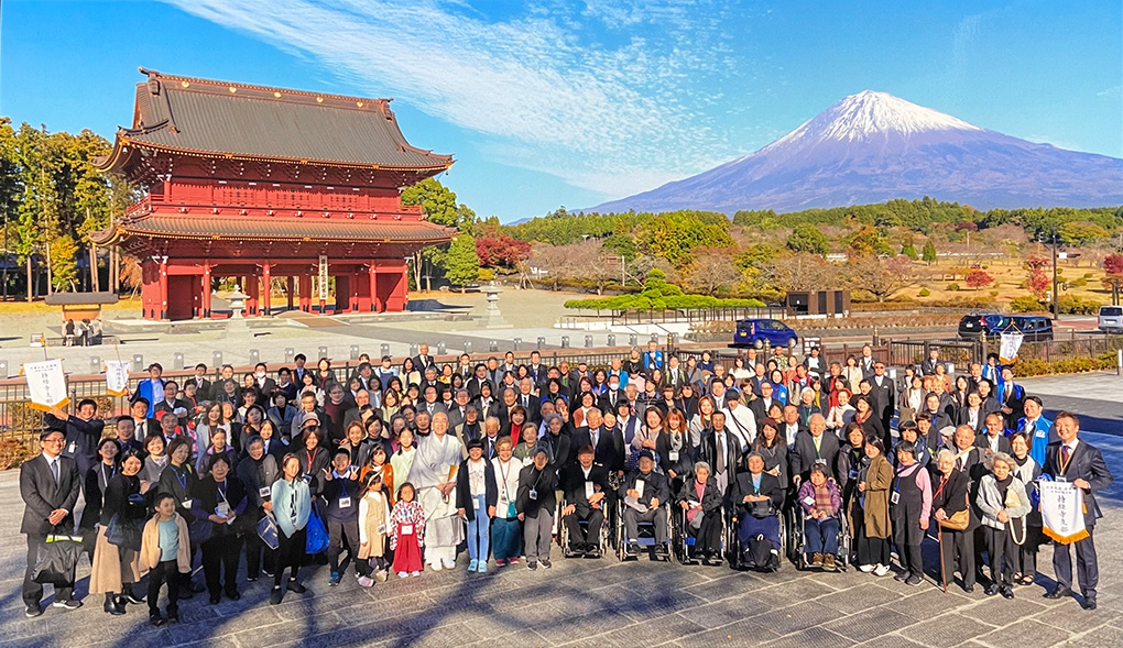 宗祖日蓮大聖人御聖誕800年慶祝記念総登山