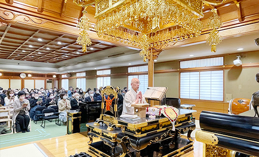 総本山大石寺より望む霊峰富士